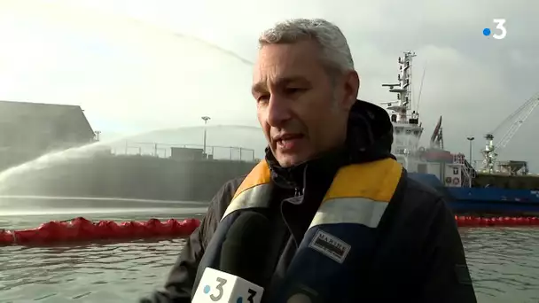 Lubrizol : des bateaux anti-pollution sur la Seine