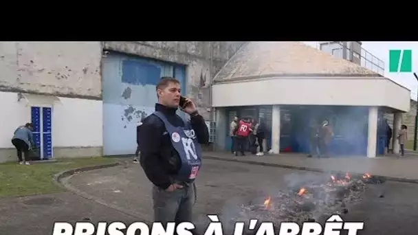Les images des prisons bloquées par les surveillants après l&#039;attaque de Condé-sur-Sarthe