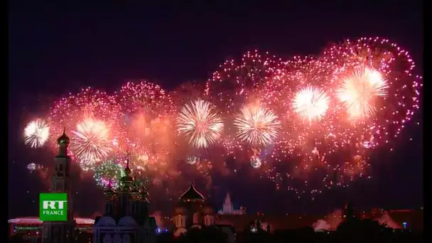 Jour de la Victoire : un impressionnant feu d’artifice illumine le ciel de Moscou