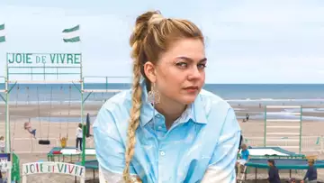 Louane : Où peut-on trouver ses chaussures, qui sont les plus recherchées sur Internet ?