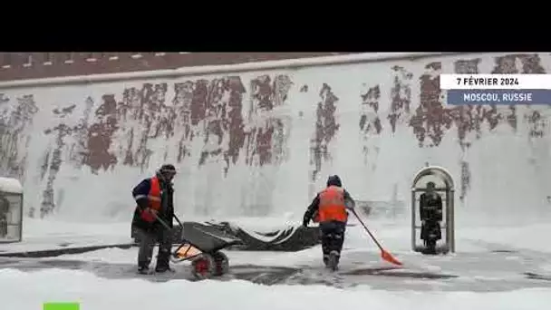 🇷🇺 Moscou : le centre-ville subit de fortes chutes de neige provoquées par le cyclone Olga