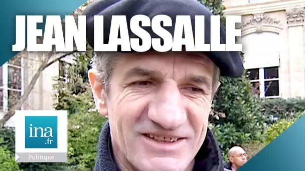 2006 : L'état de santé critique de Jean Lassalle | Archive INA