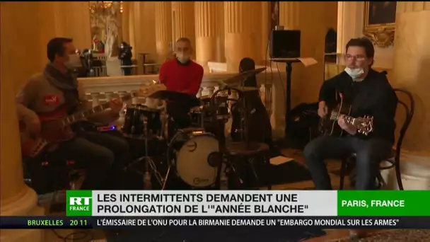 Fermeture des lieux culturels : des manifestants occupent le théâtre de l'Odéon à Paris