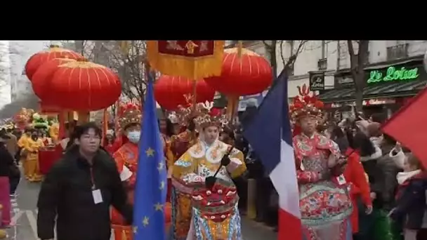 France : danseurs, musiciens, tigres et dragons pour la parade du nouvel an chinois
