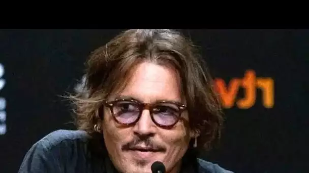 Johnny Depp négligé, son look grunge qualifié de cra-cra à New York