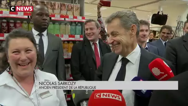 Nicolas Sarkozy en dédicace à Provins