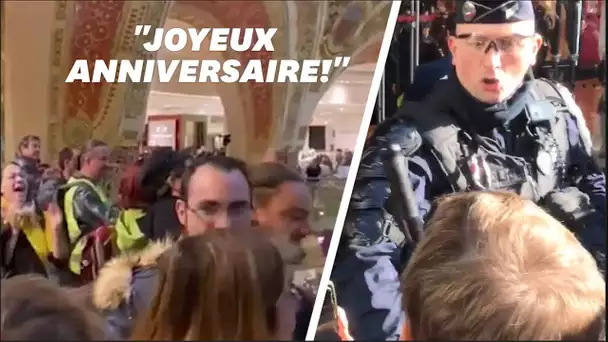 Les gilets jaunes envahissent en chansons les Galeries Lafayette à Paris