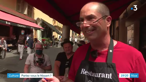 Yves Pujol en tournage de ses "Parlez-vous le sud ?" à Nice