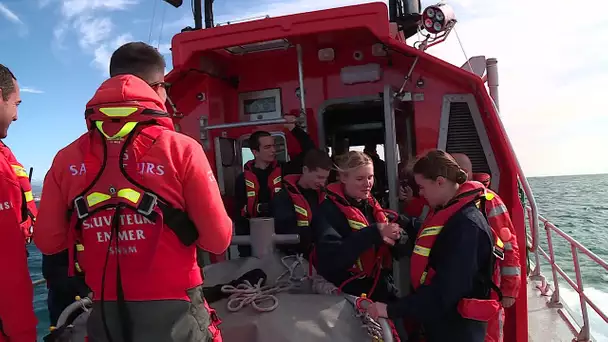 A Antibes, les jeunes embarquent avec la SNSM pour la Préparation Militaire Marine