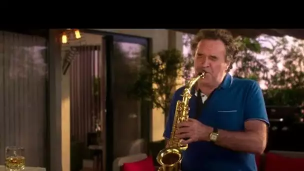 Grégoire Bonnet (Philippe) : le comédien de Scènes de ménages joue vraiment du saxophone ?