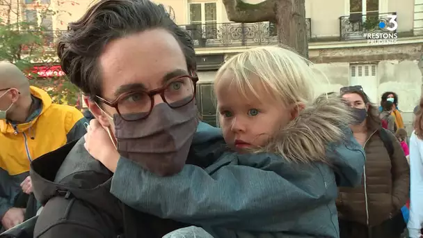 Nantes :  manifestation pour le droit de faire l'école à la maison.