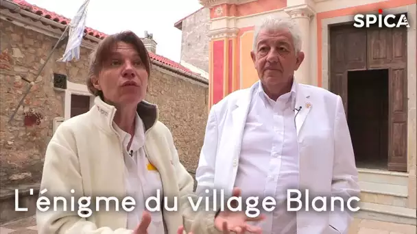 L'énigme du village Blanc : enquête sur des habitants très spéciaux