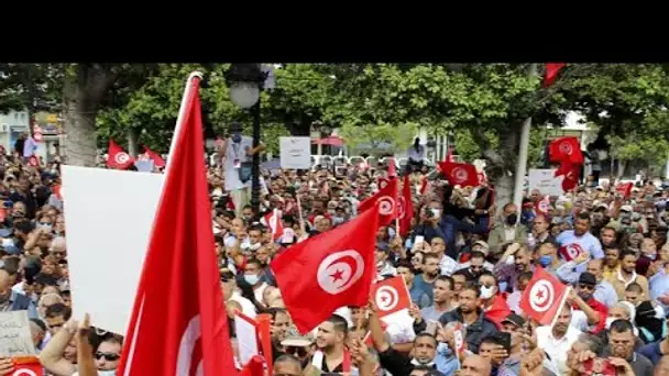 A Tunis, des milliers de personnes contre la dérive autocratique du président Kais Saied