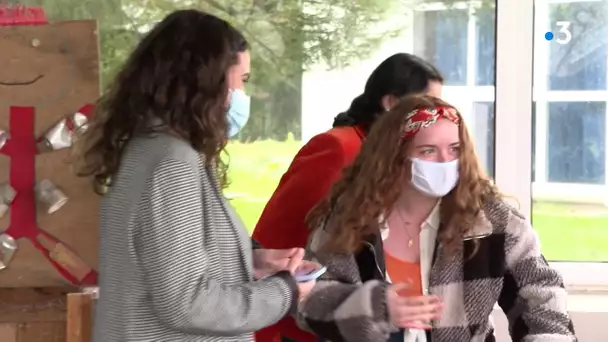 Guérande : le lycée la Mennais en orange pour lutter contre la morosité Covid-19