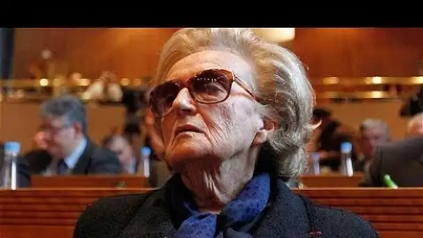 Bernadette Chirac grande absente aux Invalides  sa fille Claude et son petit fils Martin très émus