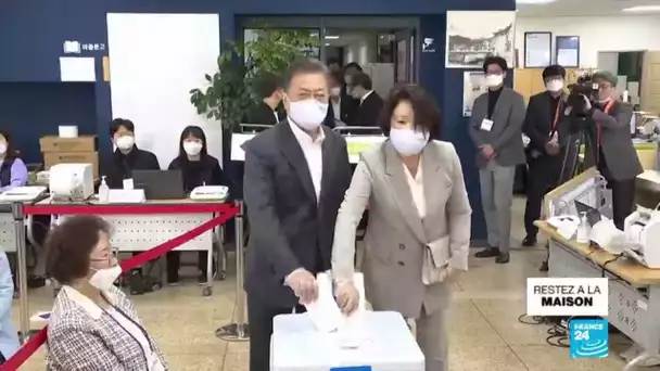 Pandémie de Covid-19 : les Sud-Coréens confiants en allant voter malgré l'épidémie