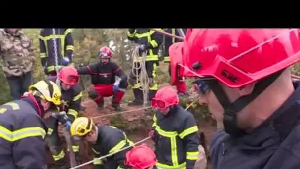 Dégager une pierre de deux tonnes : un exercice grandeur nature pour les pompiers au Col du Linge