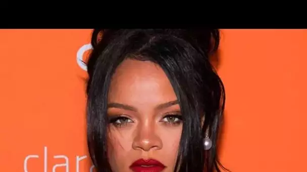 Rihanna: Un look inédit, on voit tout à travers le bas de sa tenue! Pour cet événement très spécia