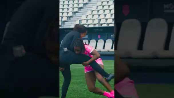 Wejdene et Skuluch apprennent à faire du rugby avec Decathlon !