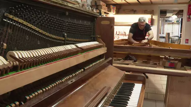 Restauration : la passion des pianos anciens en Charente-Maritime