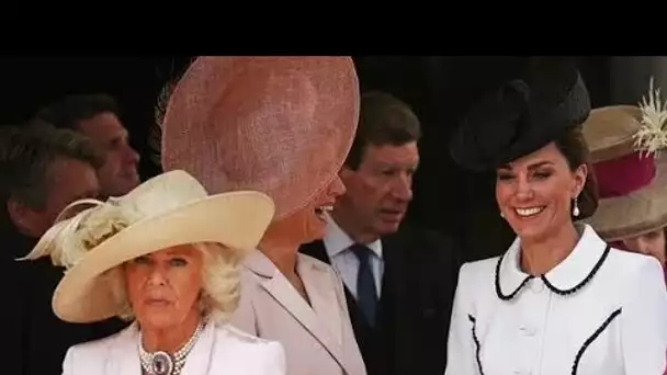 Kate et Camilla prises dans un moment gênant lors d'une journée royale poignante