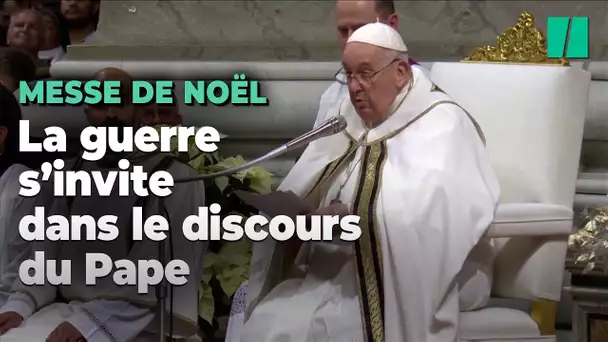La guerre s'invite dans la messe de Noël du Pape François