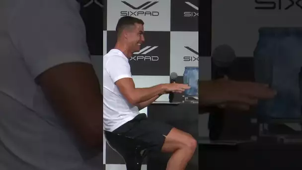 😂 Quand CR7 fait un concours d'abdos avec un fan ! #shorts