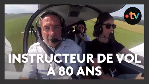A 80 ans, il est instructeur de vol