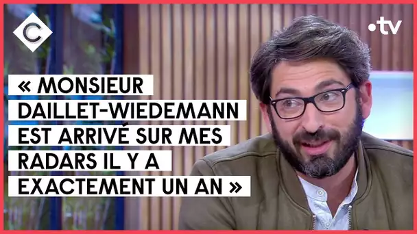 Thomas Huchon :  spécialiste des fake news et des théories complotistes - C à Vous - 28/10/2021