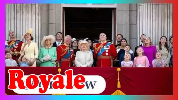 L'apparition du balcon du jubilé de pl@tine devrait-elle avoir lieu si reine ne peut pas y assister?