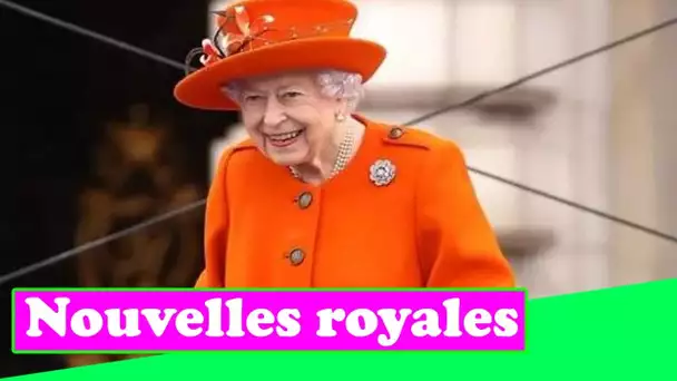 La reine a servi du thé à un constructeur inconscient de Buckingham Palace dans une gaffe «embarrass