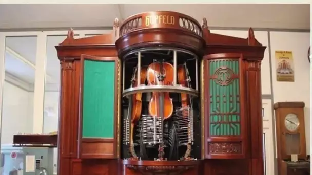 Un orchestre mécanique à 8 violons : une invention incroyable de 1907