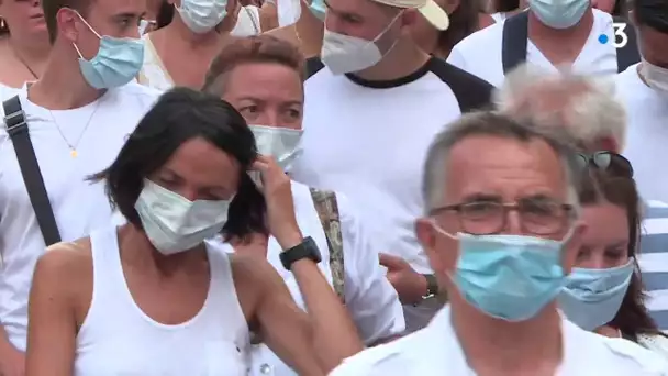 Gard : à Villeneuve-lès-Avignon, marche blanche en hommage à Sarah, retrouvée noyée dans le Rhône