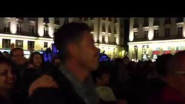 Présidentielle 2012 : une chenille Place Royale à Nantes