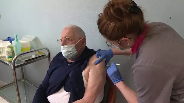Sarthe : Début de la campagne de vaccination dans les EHPAD