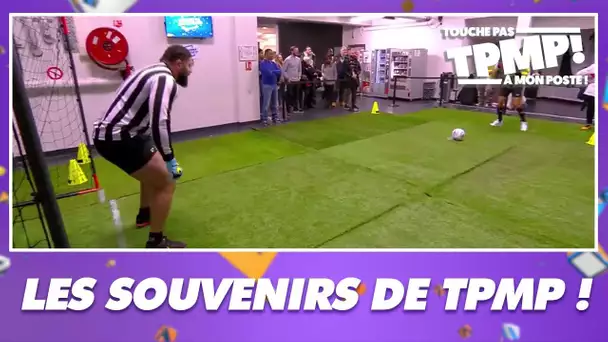 Quand les chroniqueurs jouent au football sur le plateau