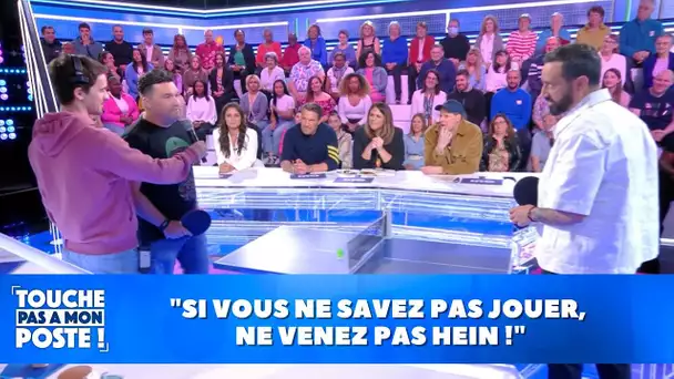 Cyril Hanouna détruit ses adversaires lors d'un ping-pong géant avec le public !