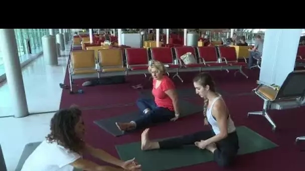 Du yoga à l&#039;aéroport