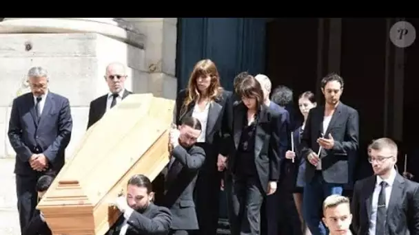 Mort de Jane Birkin : Charlotte Gainsbourg et Lou Doillon accablées, retrouvailles difficiles pour