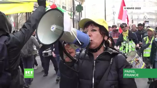 Les Gilets jaunes manifestent à Paris après l'annonce de candidature d'Emmanuel Macron