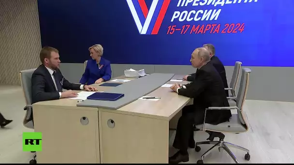 Poutine soumet des documents à la Commission électorale centrale
