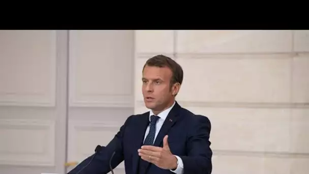 Emmanuel Macron met un coup de pression