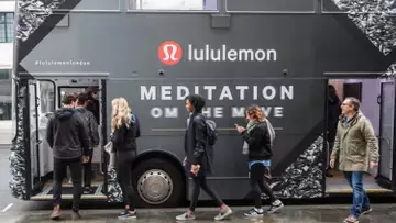 Insolite : un bus de méditation sillonne Paris !