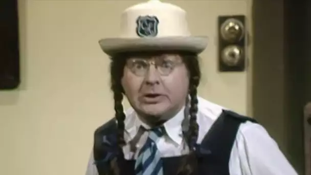 Benny Hill - Gossip boy