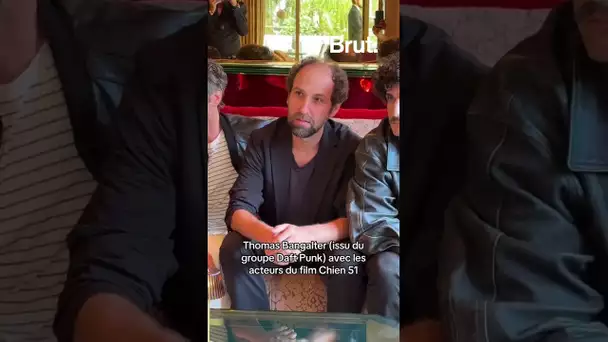 Thomas Bangalter (issu du groupe Daft Punk) avec les acteurs du film Chien 51. #cannes2025