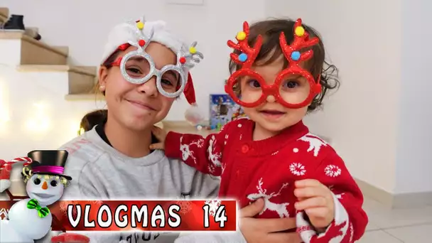 VLOGMAS 14 : DÉJÀ 16 MOIS ! 😱 HAUL DE NOËL ET BATAILLE POUR LE CHOCOLAT 🤣