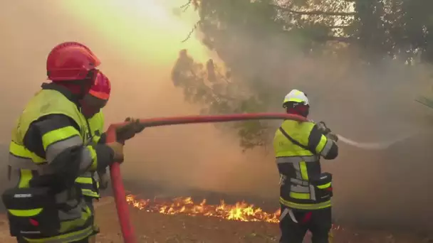 Les pompiers sont cernés par de gigantesques incendies