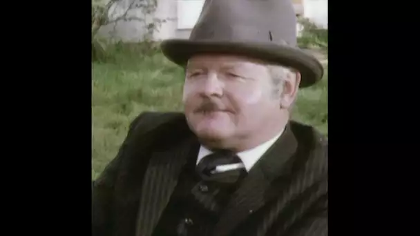 Benny Hill - Sort le chien