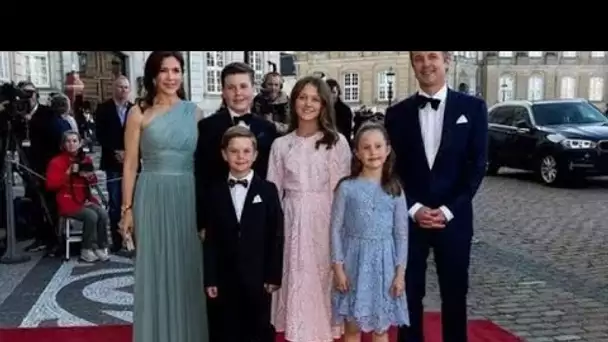 La famille royale danoise envoie les fans dans l'effondrement avec une photo de tenues "tendance" as