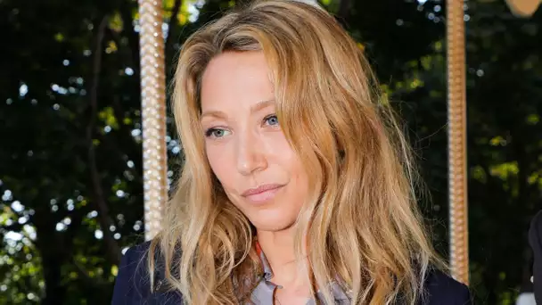 Laura Smet rend un sobre hommage à son « papa » Johnny